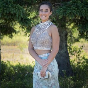 Meet your Posher, Denisane